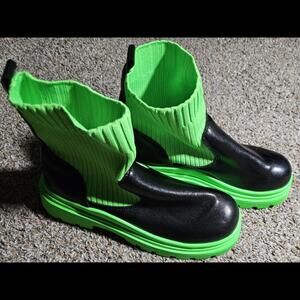 size 40 black Bright green gothic boots